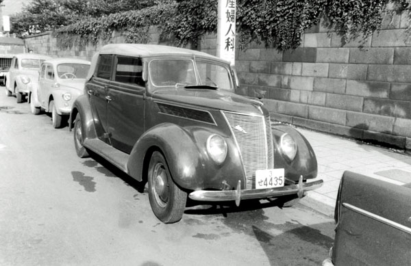 セール限定 『高級車としての1936年型 フォード V-8 の特徴』 FORD V8